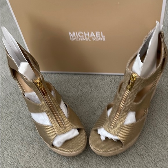 Michael Kors Gold Wedge Shoes with Metallic Finish - Picture 1 of 4